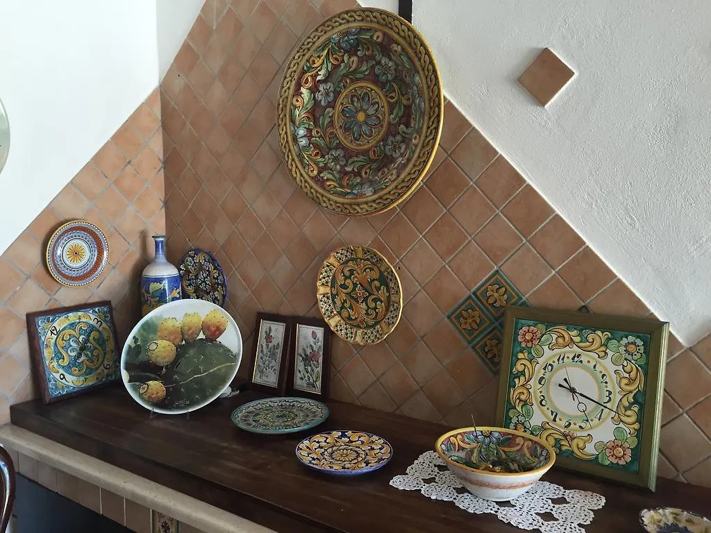 バルチェッローナ・ポッツォ・ディ・ゴット Casale Mediterraneoヴィラ イタリア