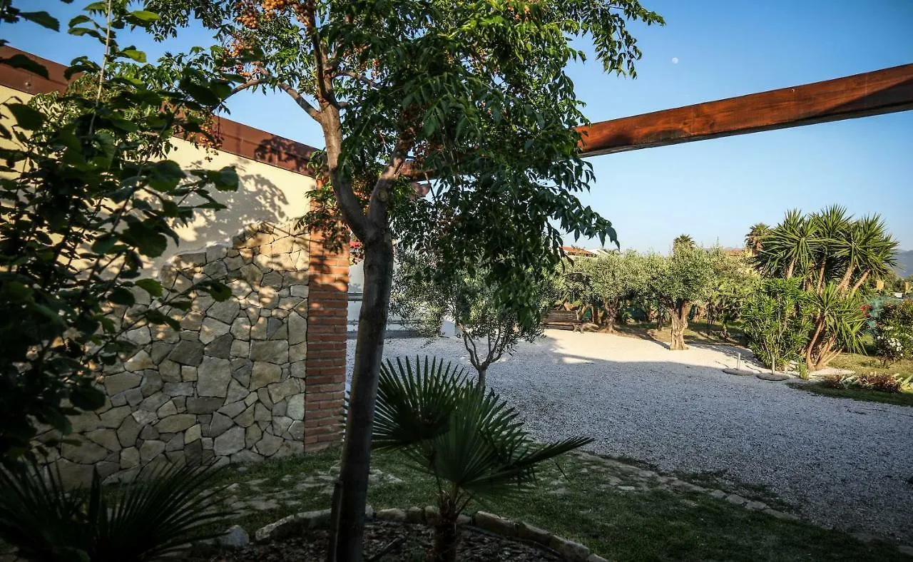 Casale Mediterraneo Villa Barcellona-Pozzo di Gotto Italien