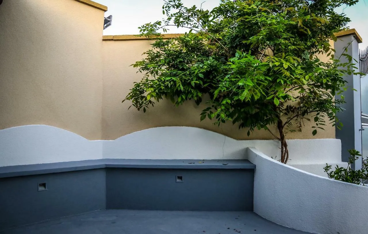 Casale Mediterraneos kontakt